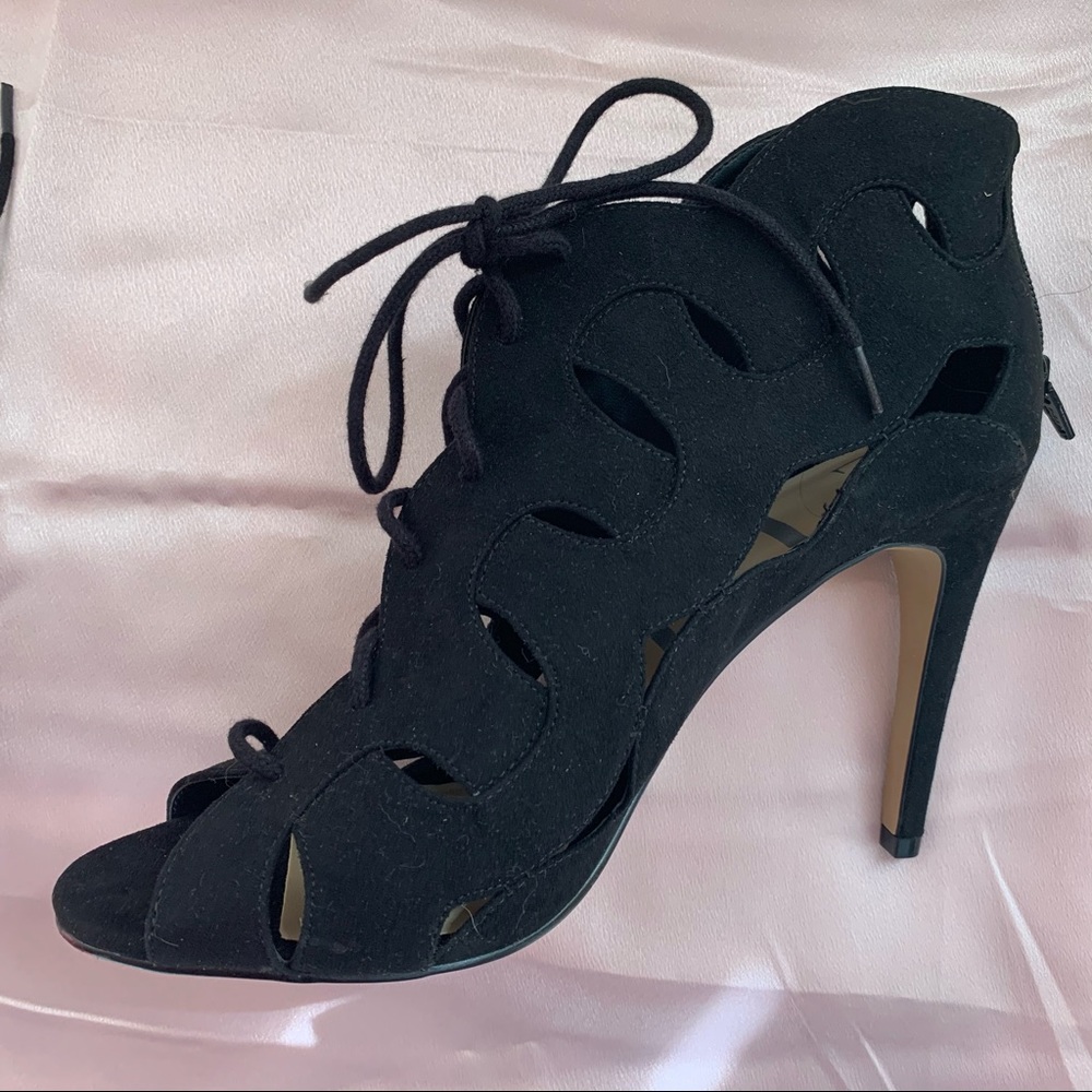 NWOT Black Cutout Elle Heels